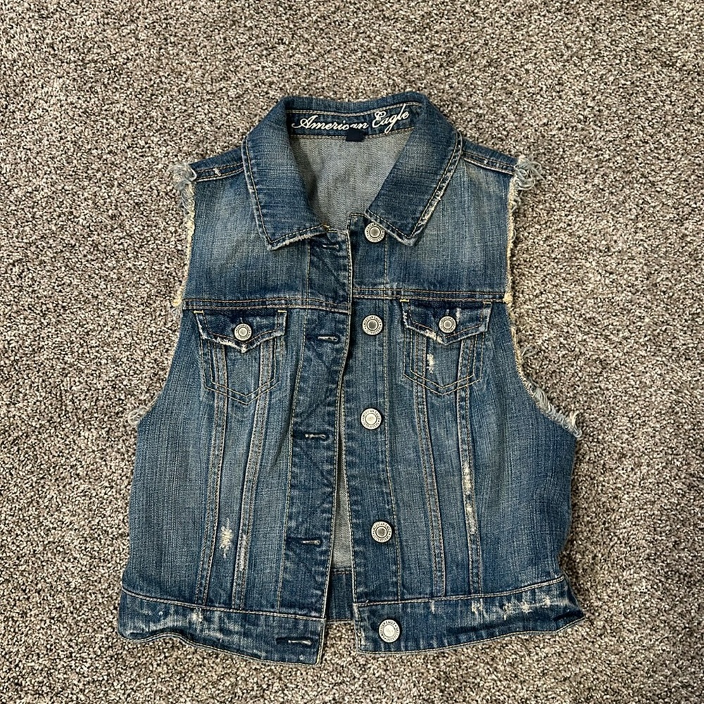 American Eagle Cropped Denim Vest